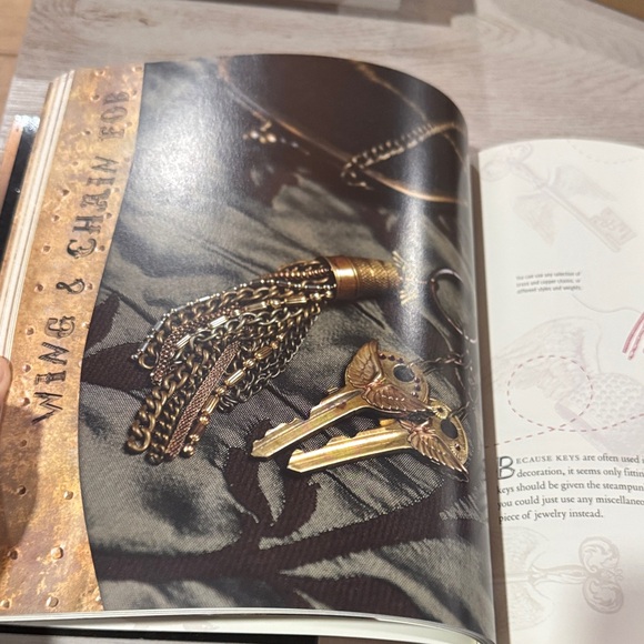 Vintage 1st Edition Craft book Steampunk Accessories Book Barrons - Picture 8 of 14
